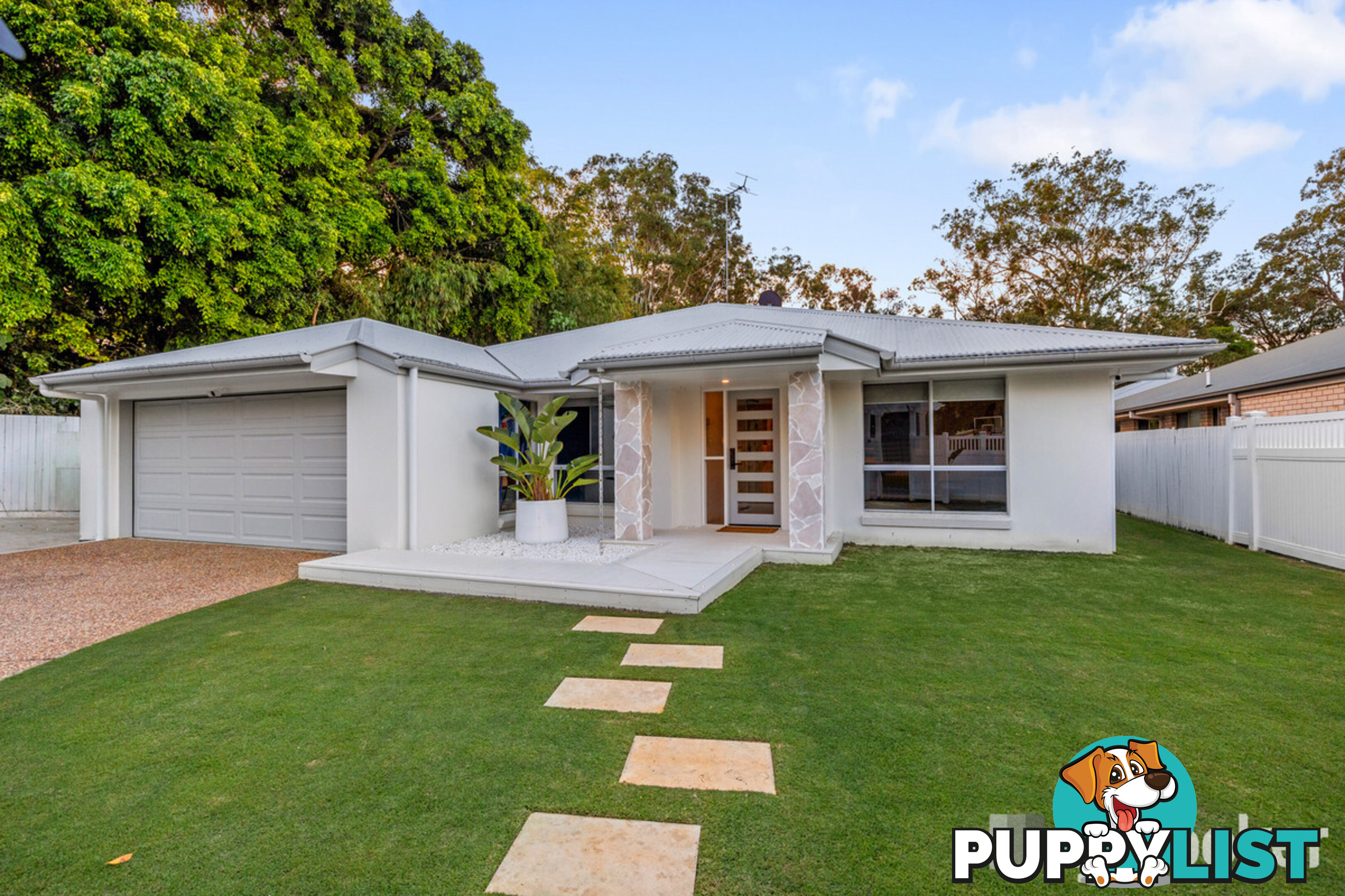 15 Tathra Court REDLAND BAY QLD 4165