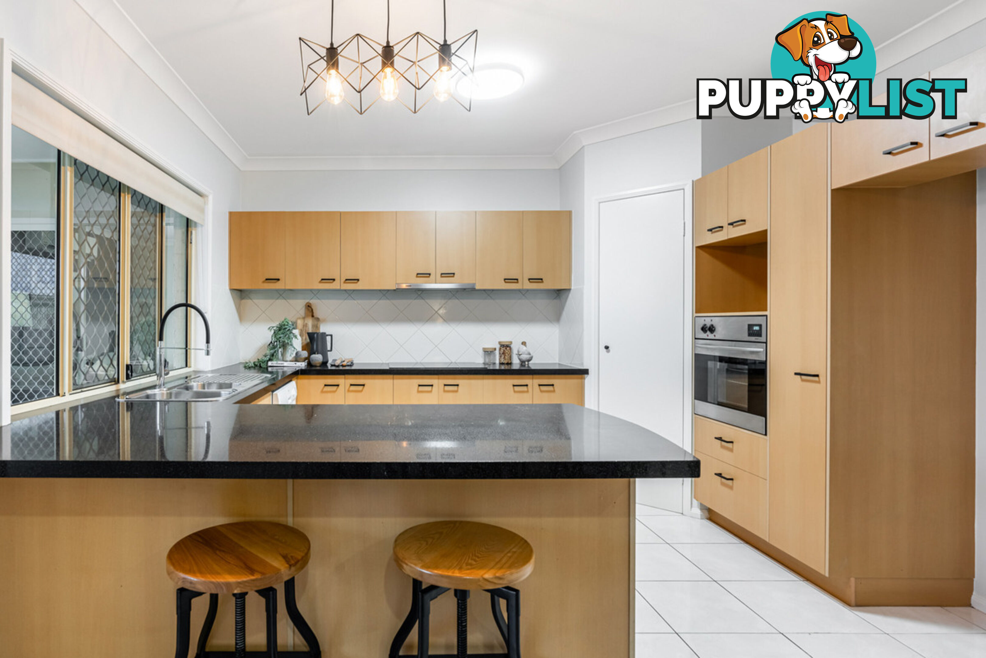 25 Lakeside Circuit SINNAMON PARK QLD 4073