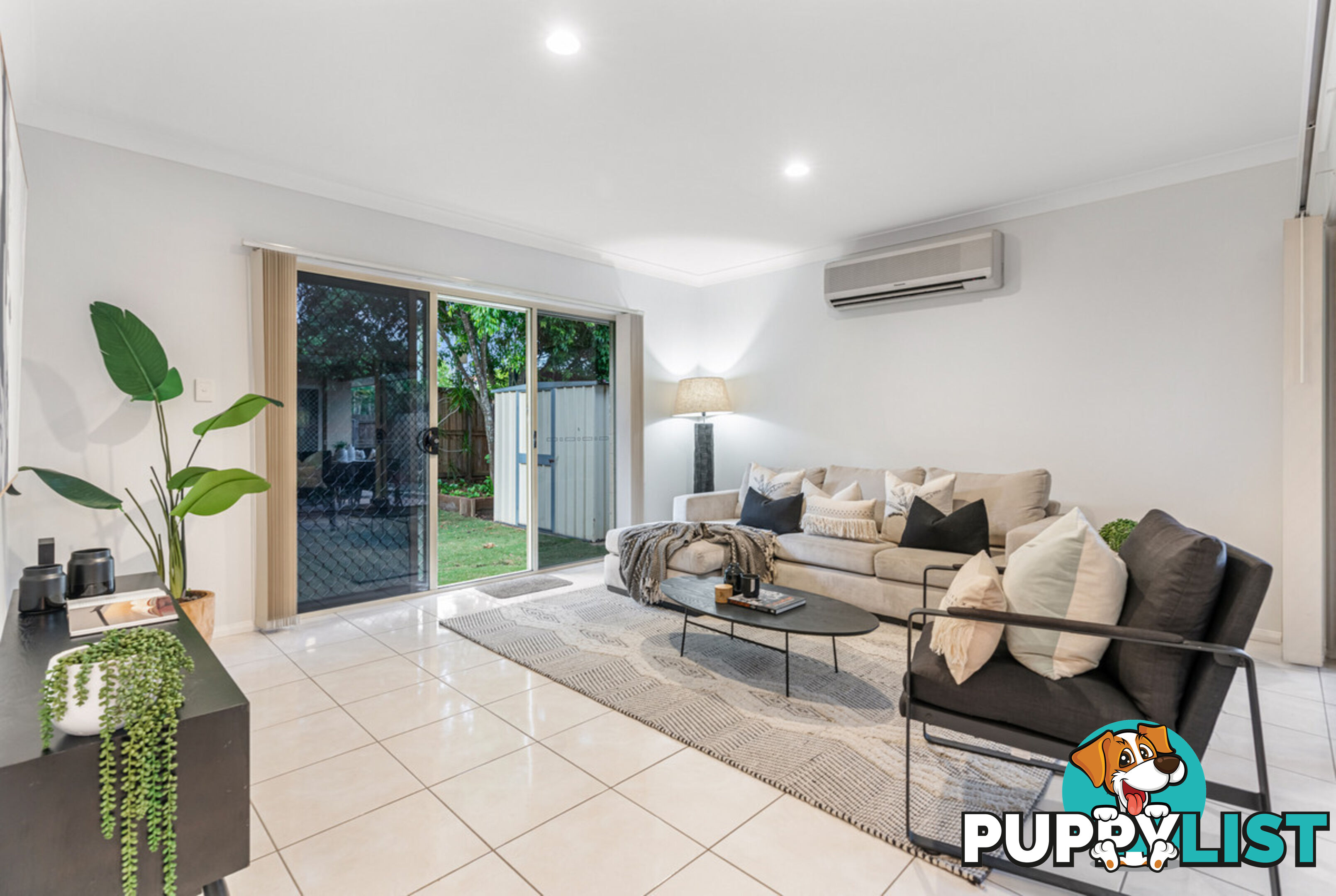 25 Lakeside Circuit SINNAMON PARK QLD 4073