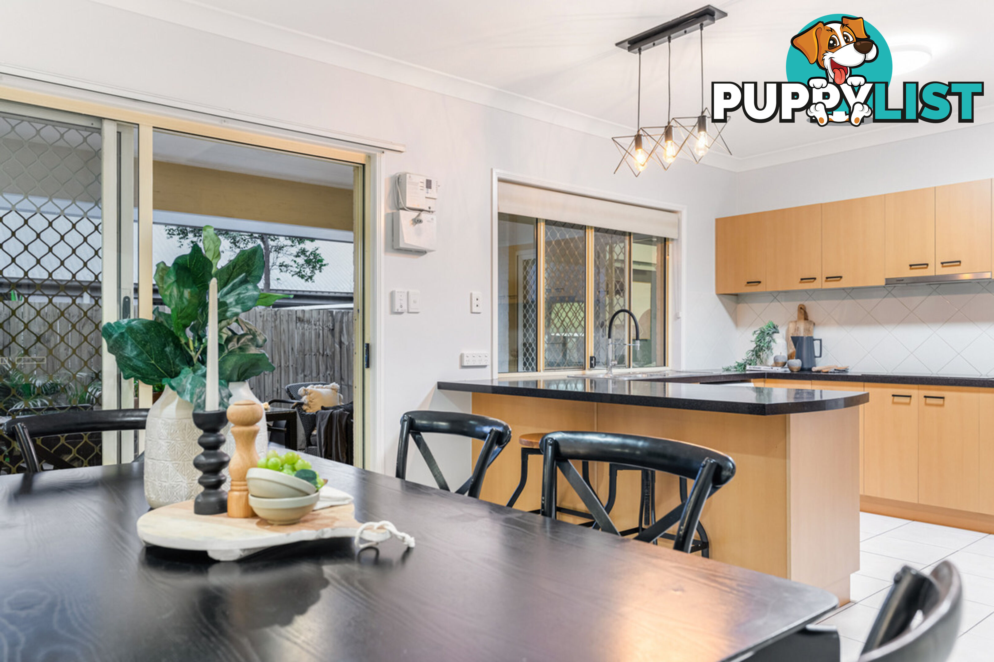 25 Lakeside Circuit SINNAMON PARK QLD 4073