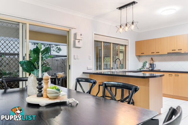 25 Lakeside Circuit SINNAMON PARK QLD 4073