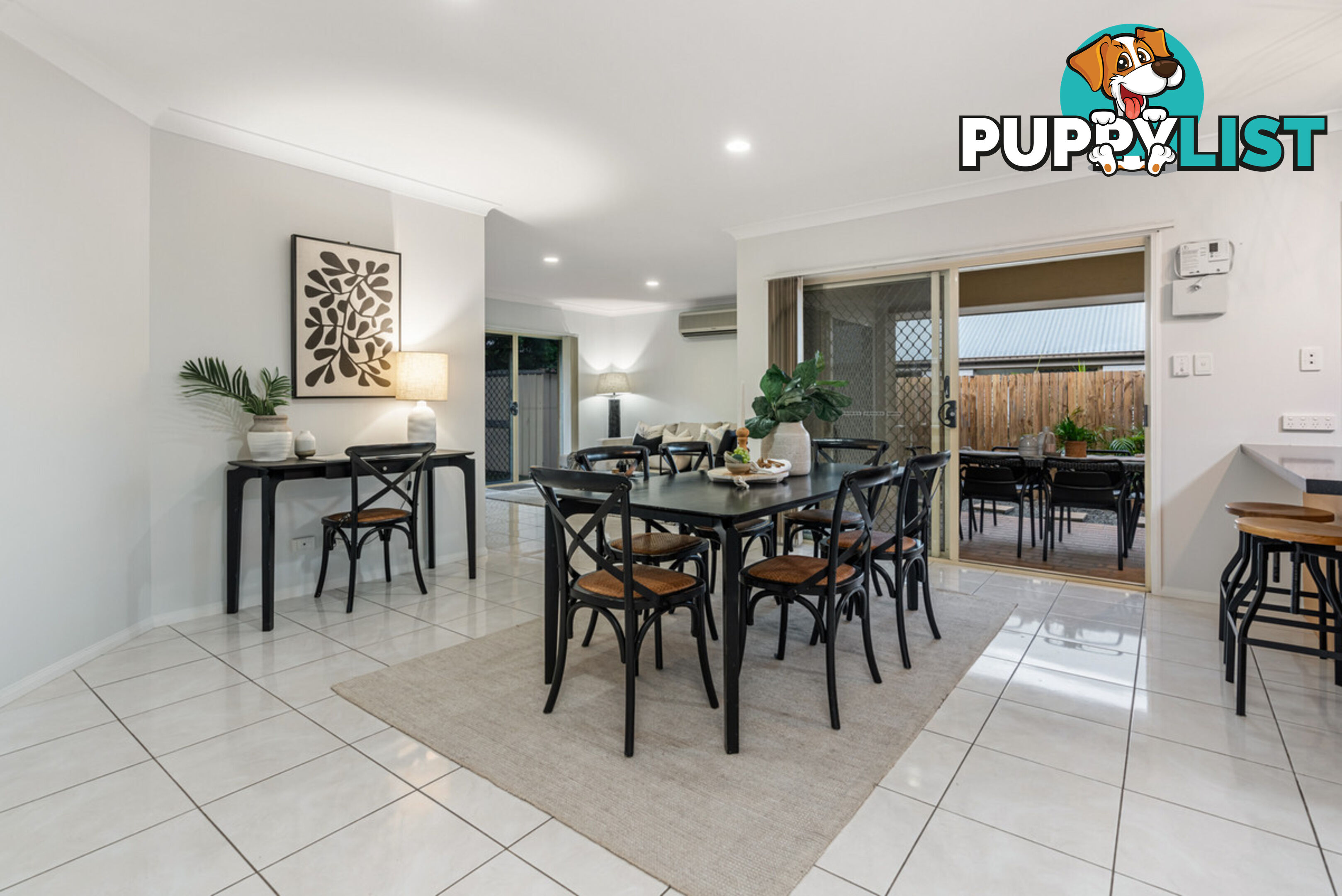 25 Lakeside Circuit SINNAMON PARK QLD 4073