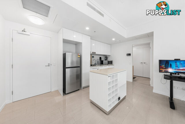 10004/8 Harbour Road HAMILTON QLD 4007