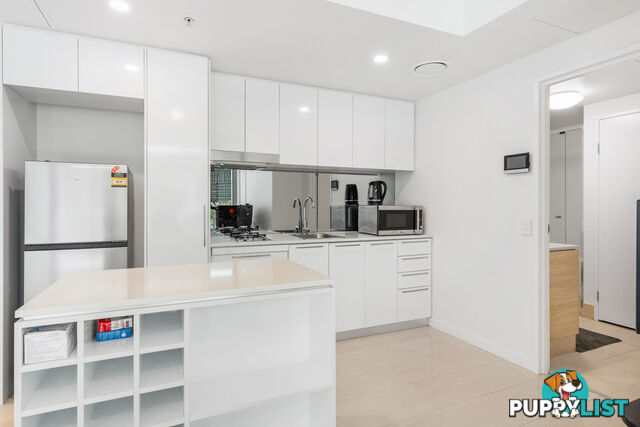 10004/8 Harbour Road HAMILTON QLD 4007