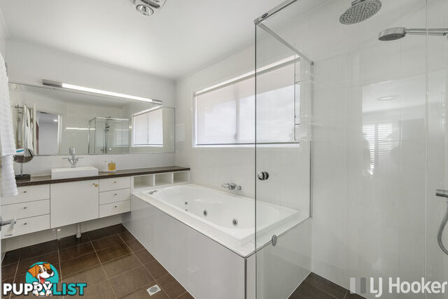 27 Compass Court RABY BAY QLD 4163