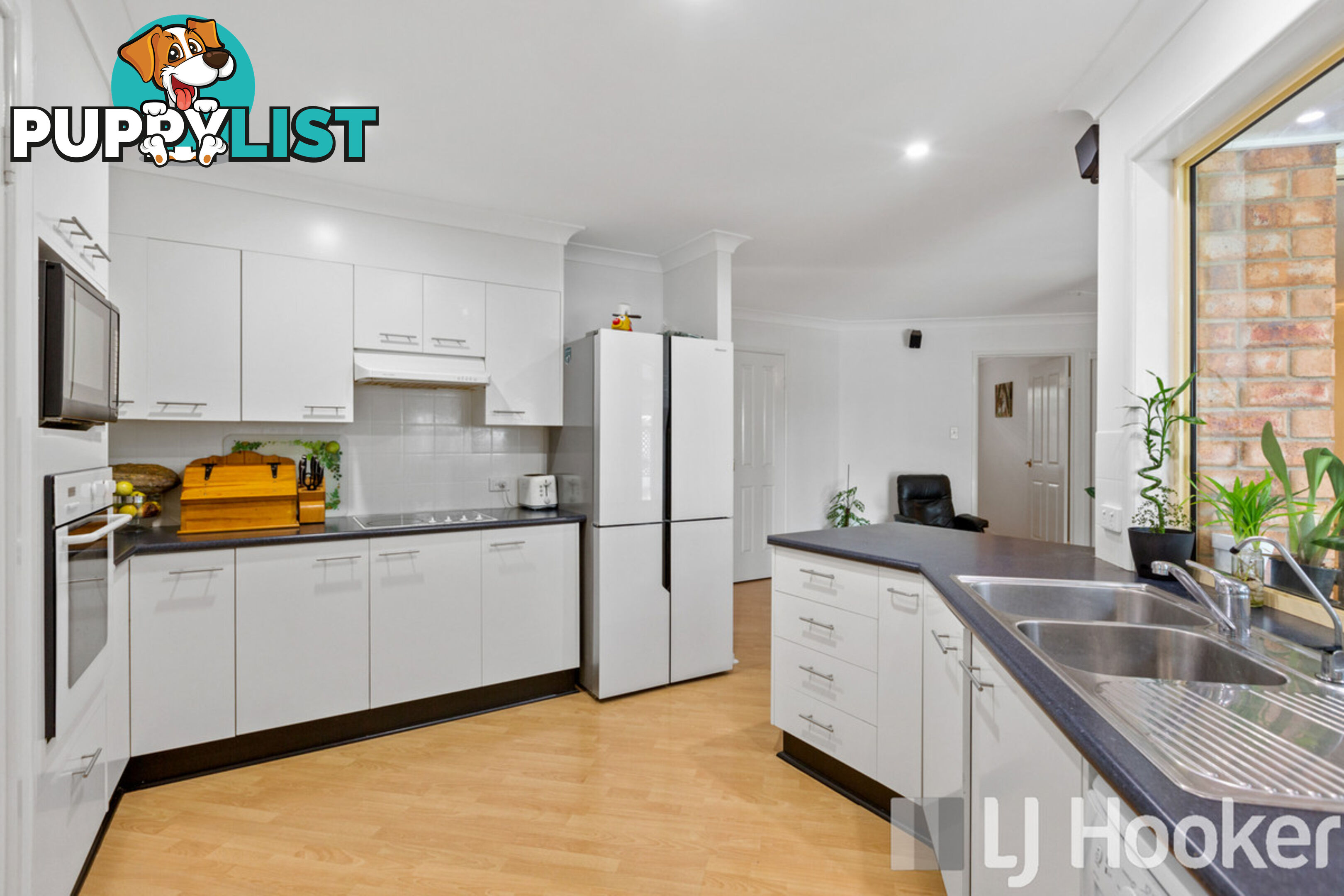 5 Poinciana Avenue VICTORIA POINT QLD 4165