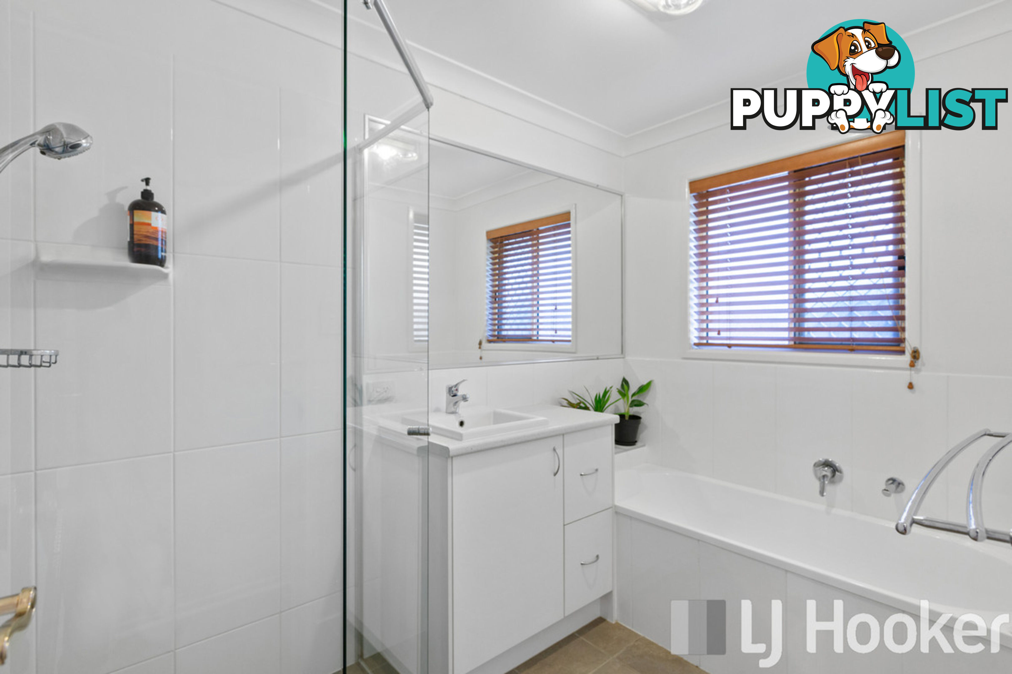 5 Poinciana Avenue VICTORIA POINT QLD 4165