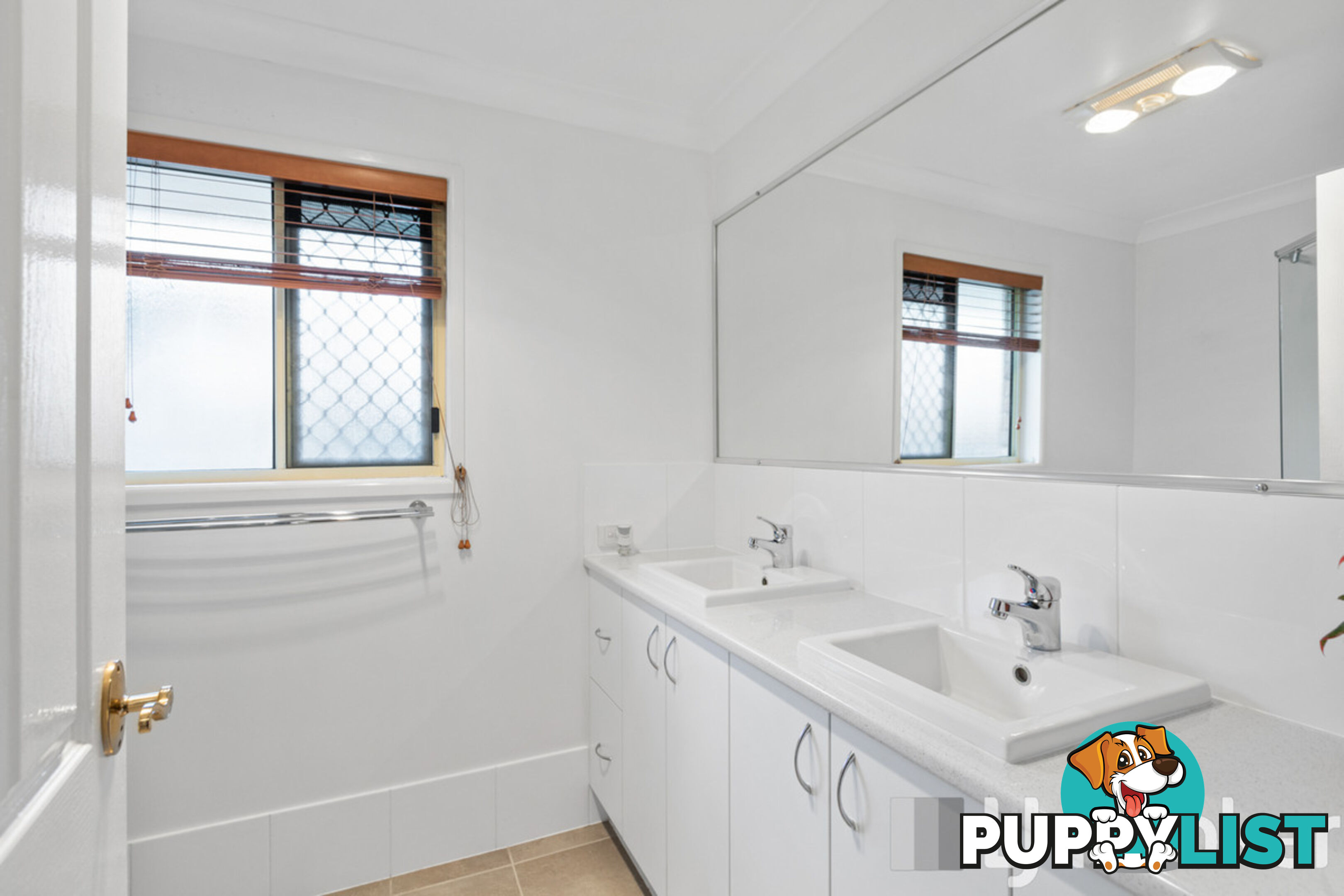 5 Poinciana Avenue VICTORIA POINT QLD 4165