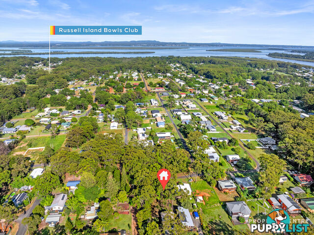 2 Dryandra Street RUSSELL ISLAND QLD 4184