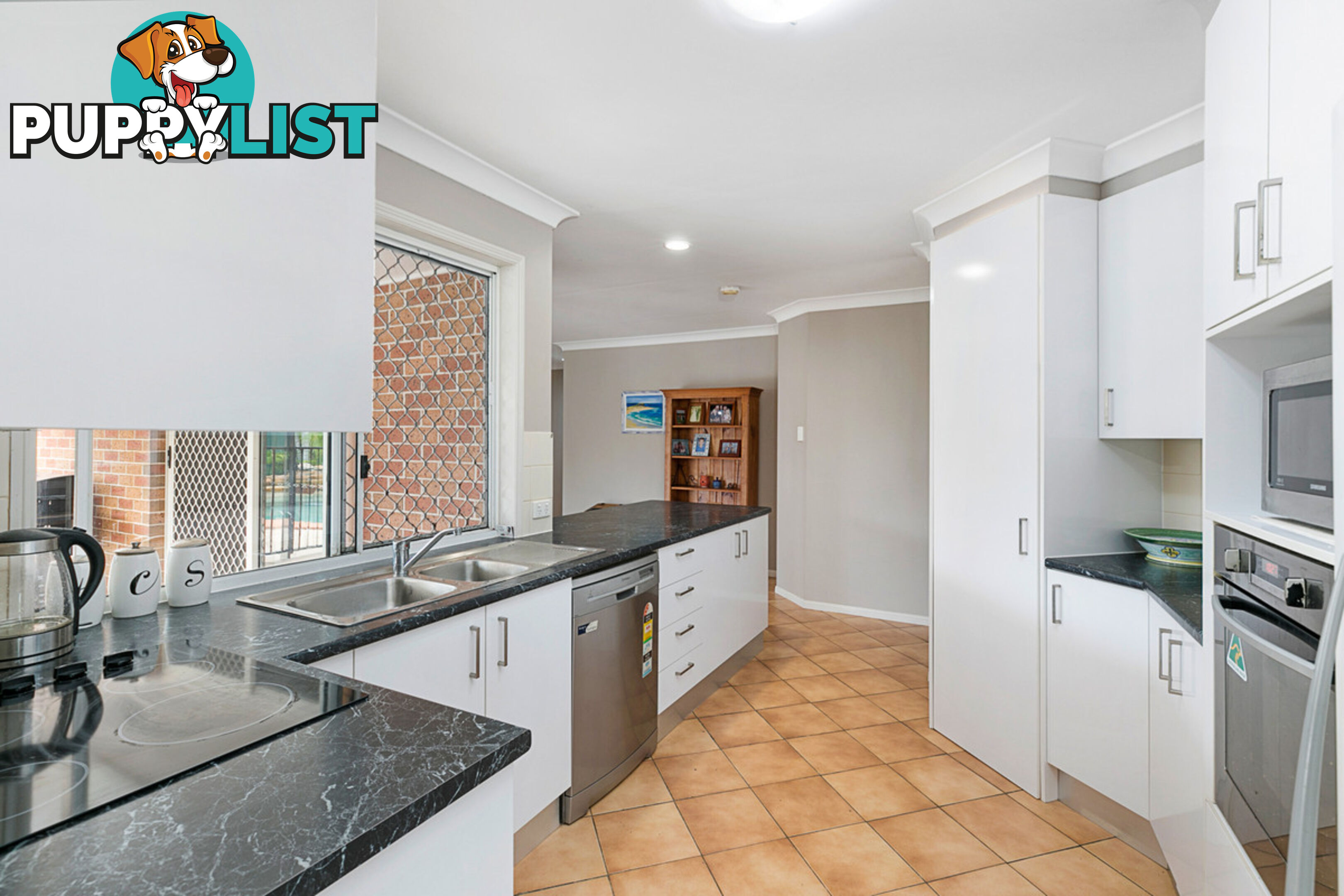 33 Seagull Street VICTORIA POINT QLD 4165