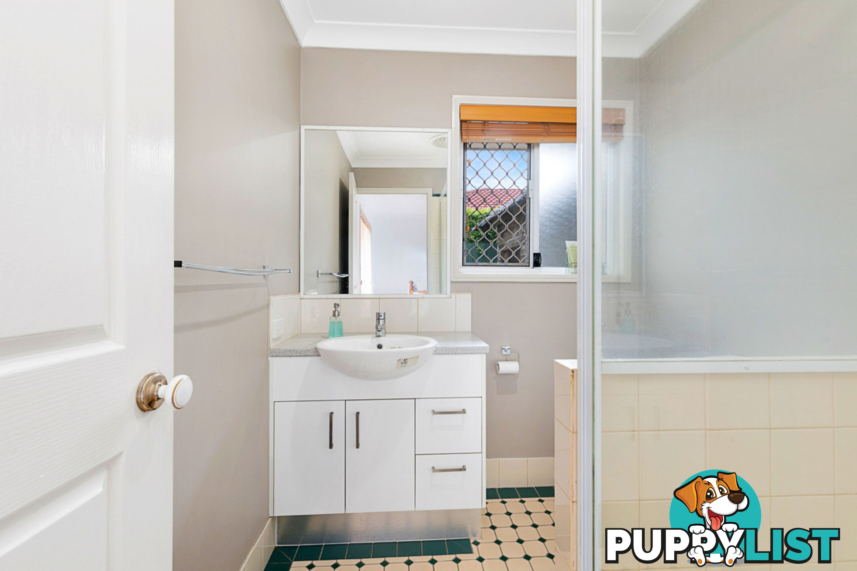 33 Seagull Street VICTORIA POINT QLD 4165