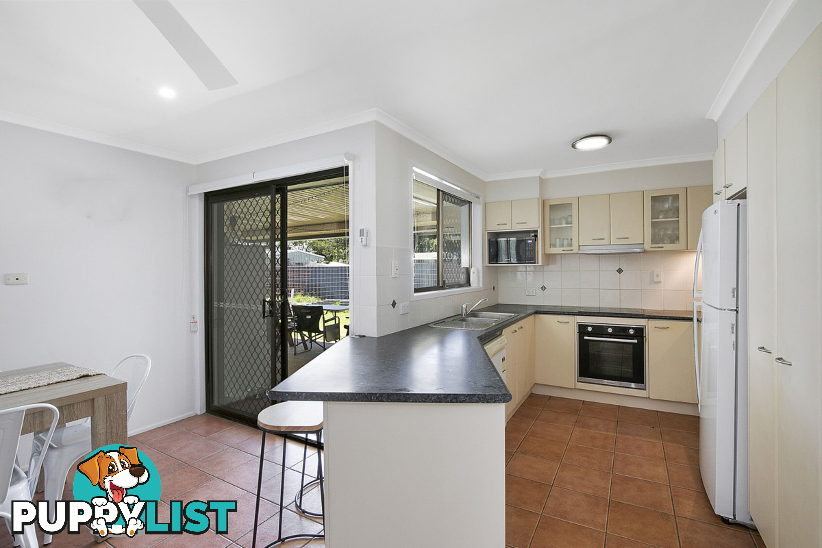 9 Benfer Road VICTORIA POINT QLD 4165