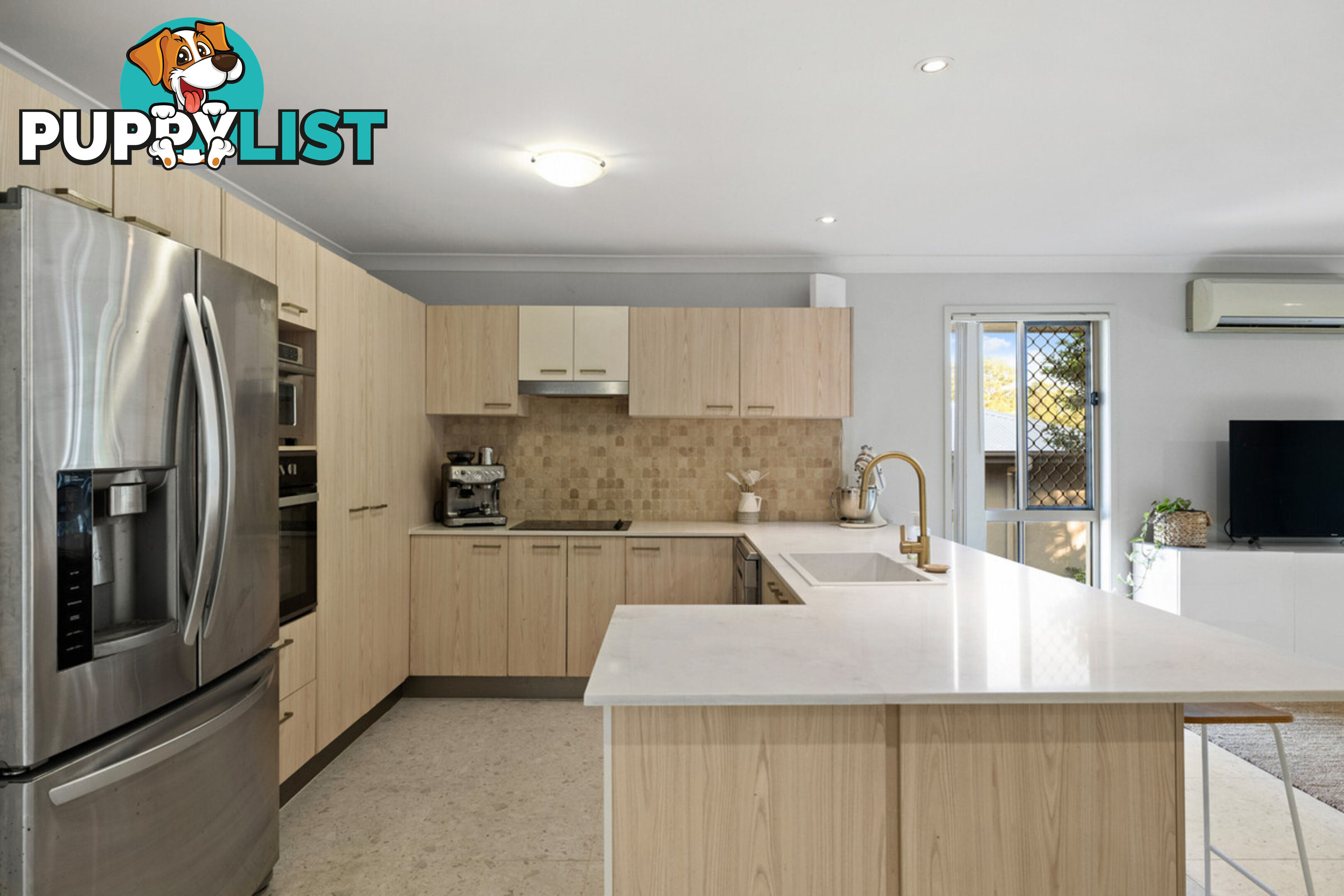 10 Aqua Crescent REDLAND BAY QLD 4165