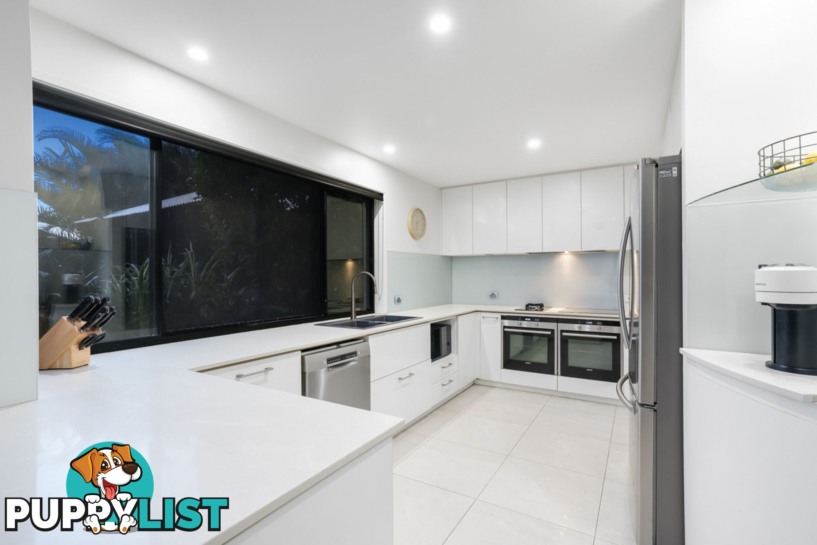 8 Samuel Place SINNAMON PARK QLD 4073