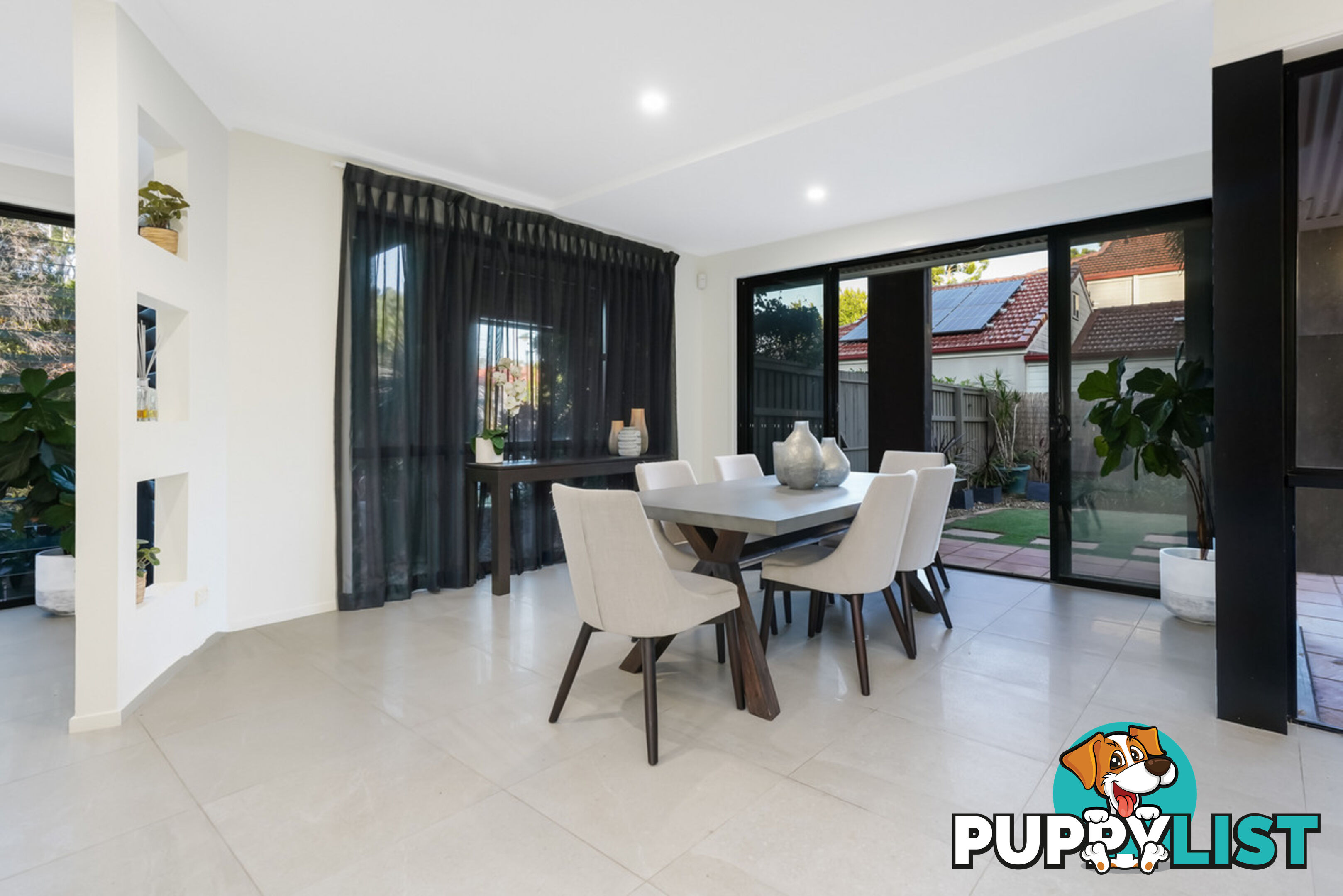 8 Samuel Place SINNAMON PARK QLD 4073