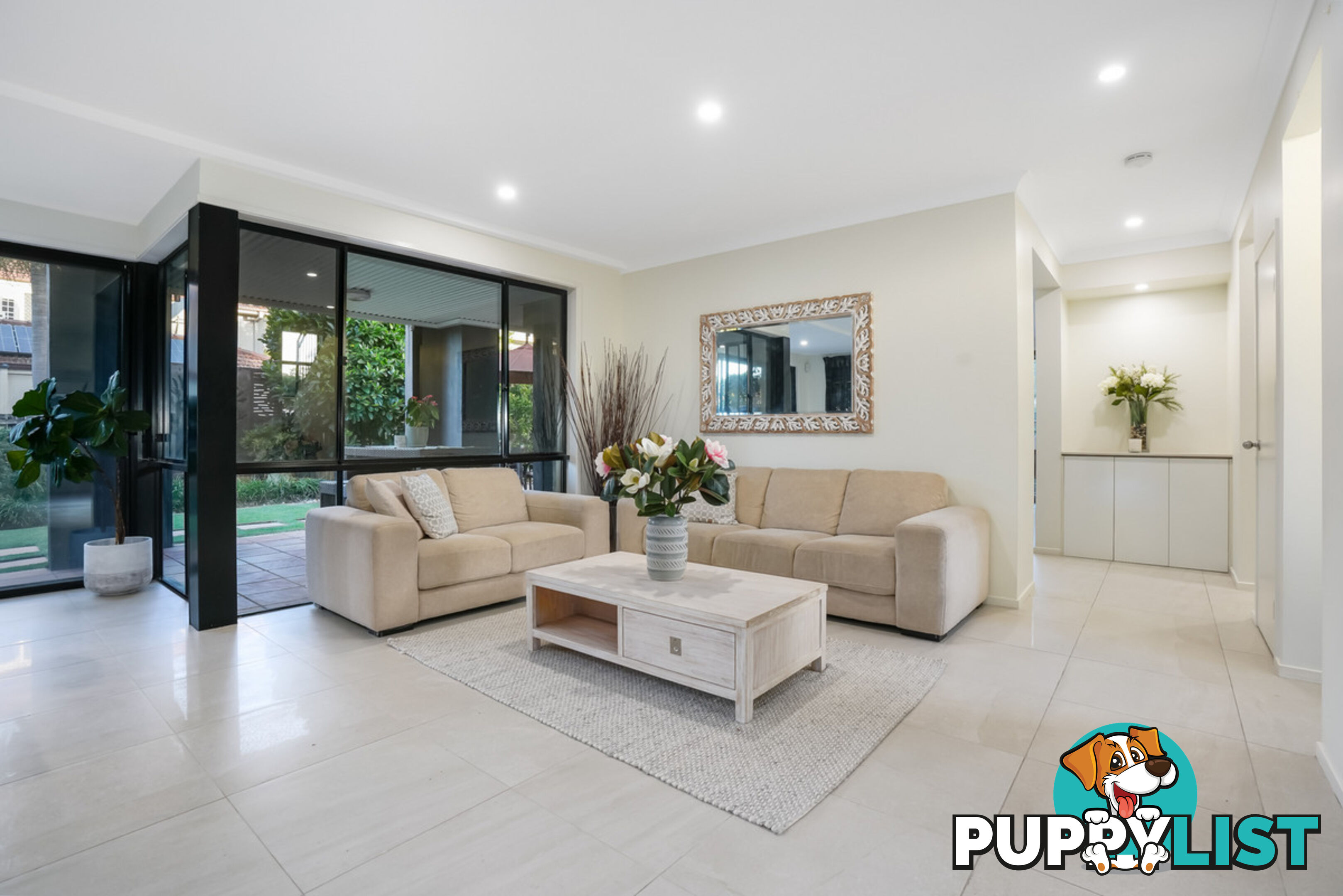 8 Samuel Place SINNAMON PARK QLD 4073