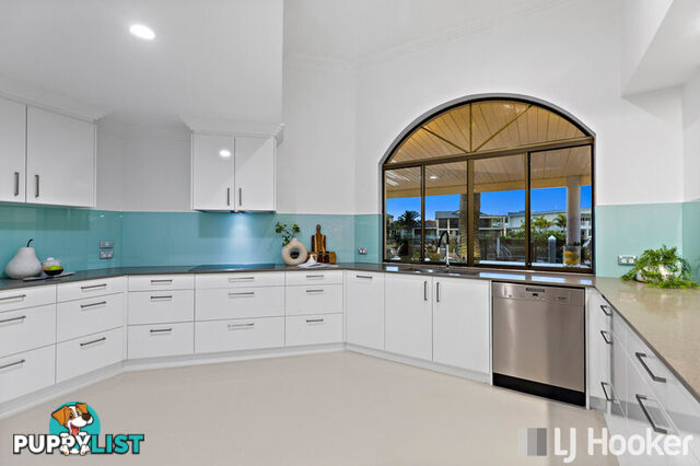 13 Carling Court RABY BAY QLD 4163