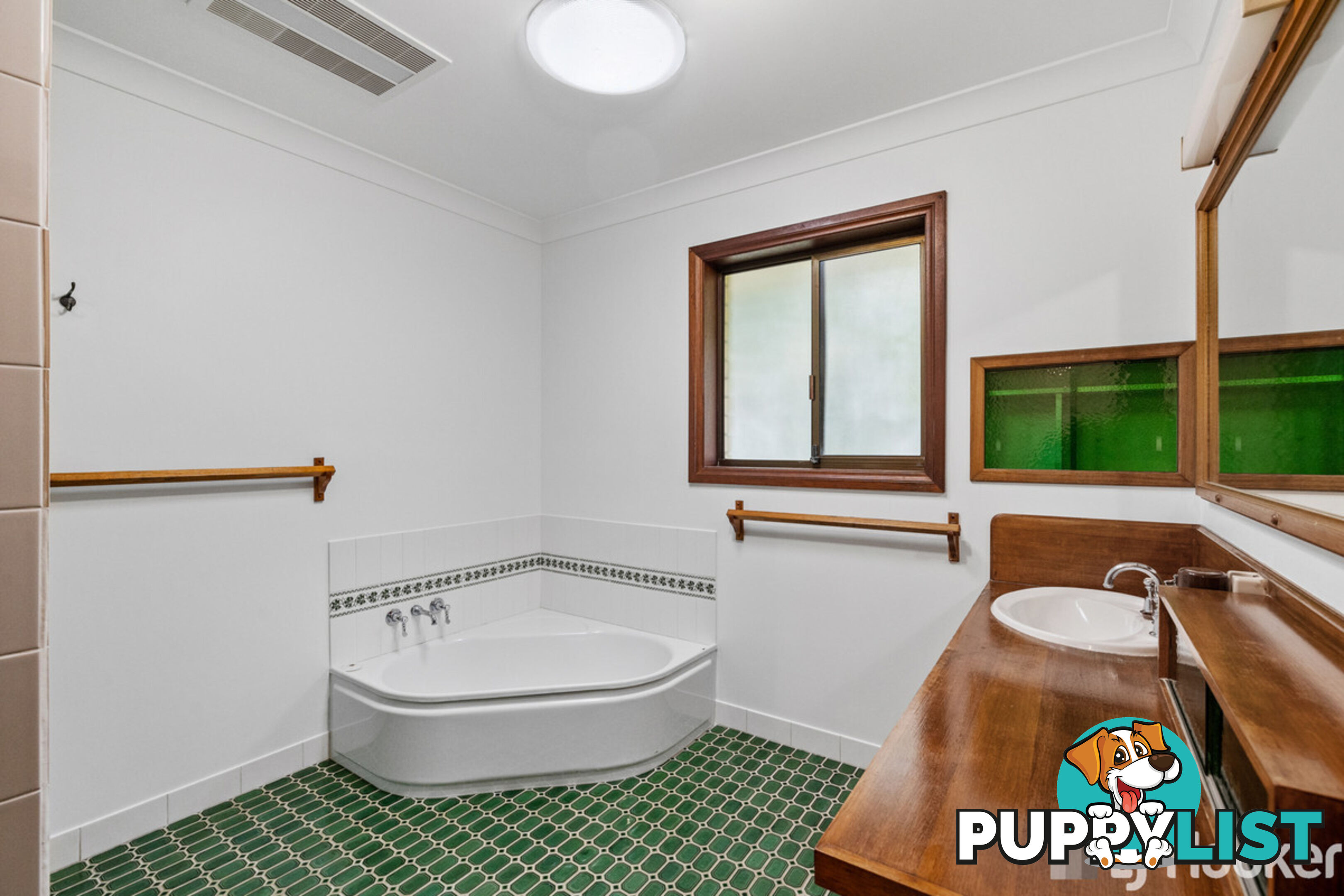 4C Bay Street REDLAND BAY QLD 4165