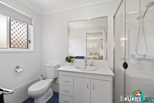 7 Manning  Esplanade THORNLANDS QLD 4164