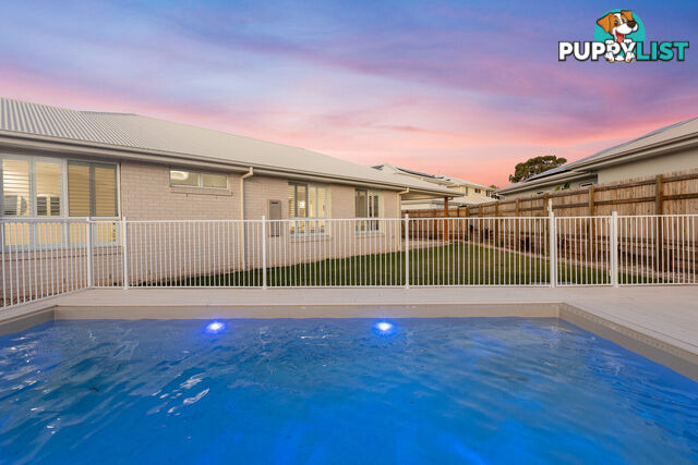 27 Radiance Crescent THORNLANDS QLD 4164