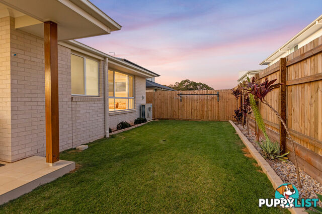 27 Radiance Crescent THORNLANDS QLD 4164