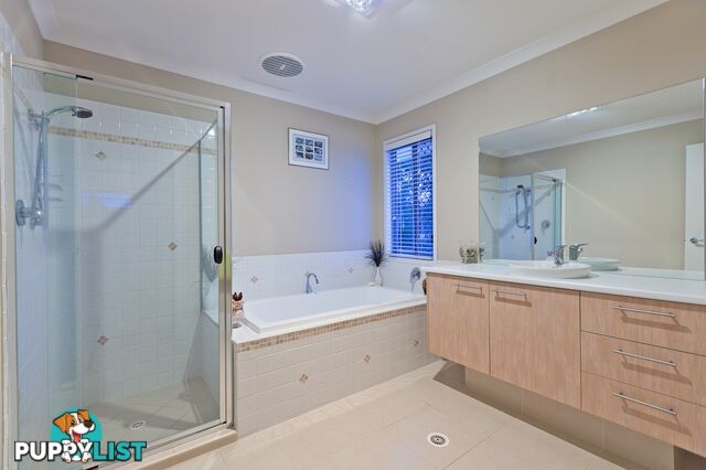 25 Whitby Place THORNLANDS QLD 4164