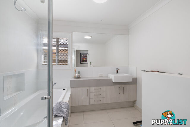 12 Valleygreen Close REDLAND BAY QLD 4165