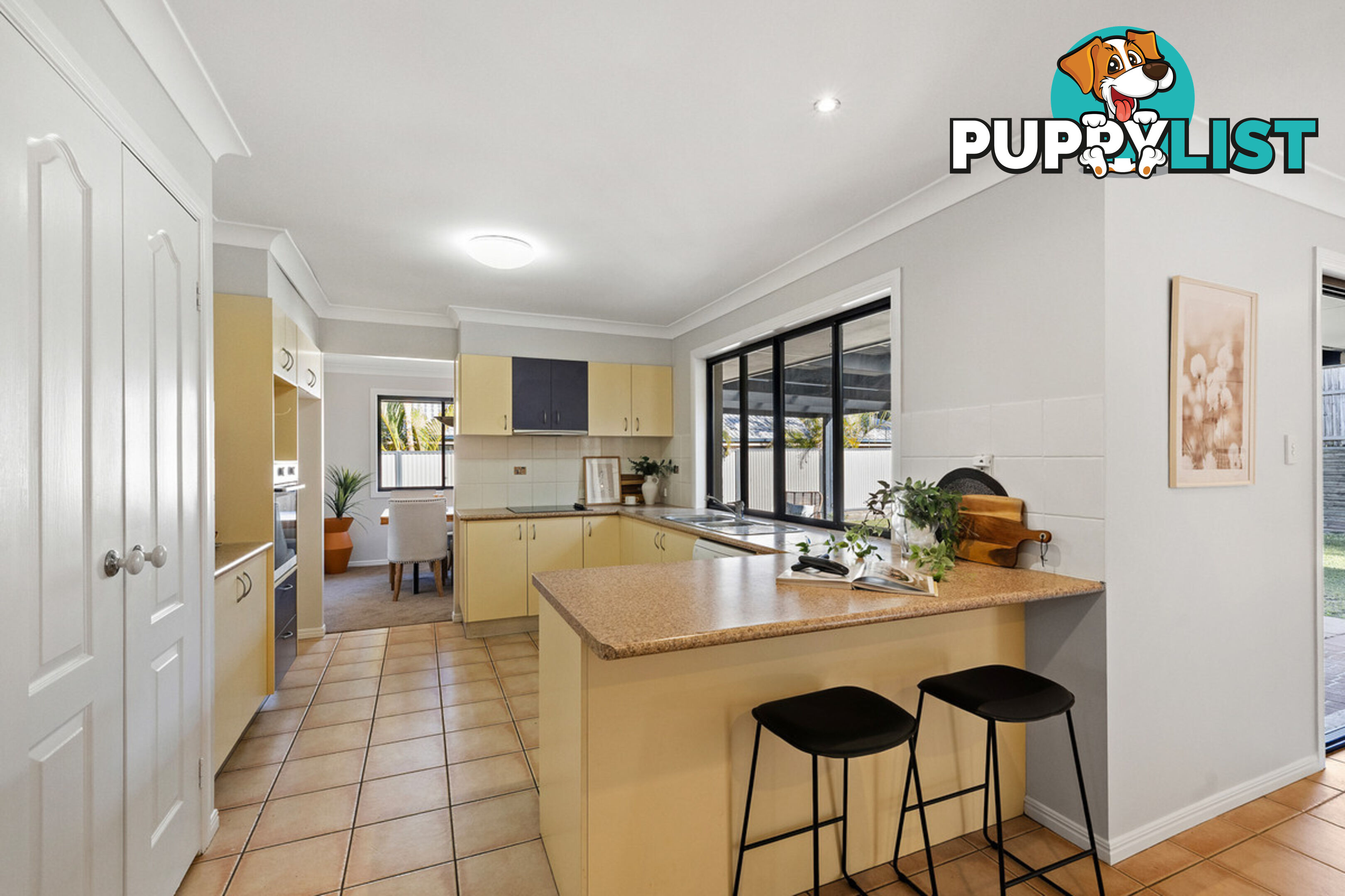 11 Sandy Drive VICTORIA POINT QLD 4165