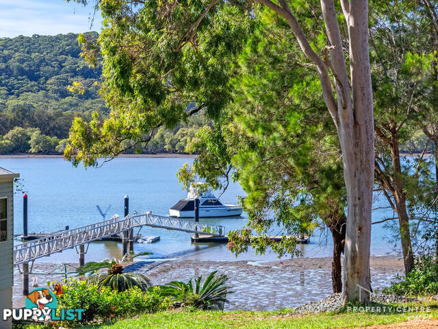 100 Wahine Drive RUSSELL ISLAND QLD 4184