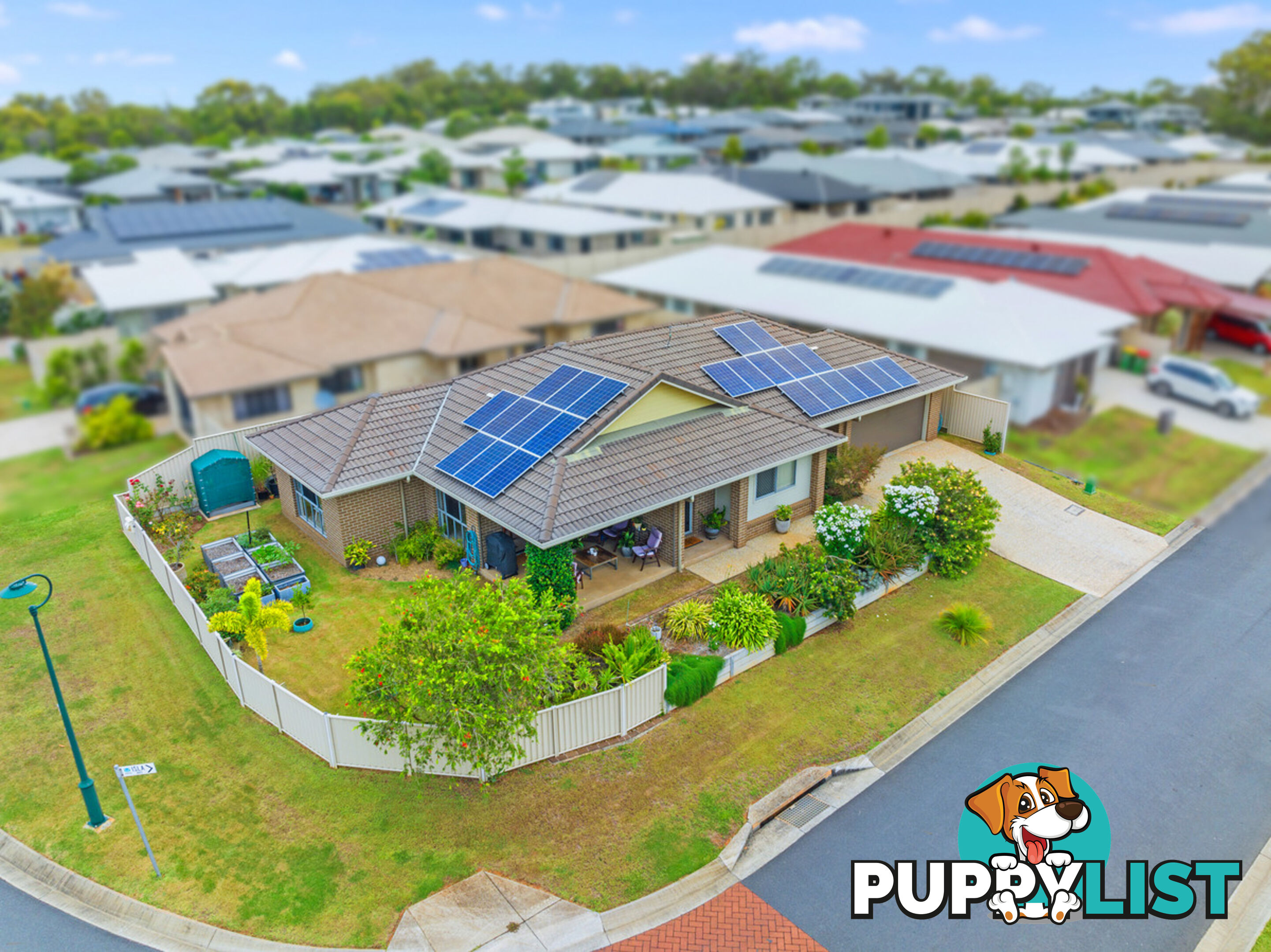 8 Willis Close REDLAND BAY QLD 4165