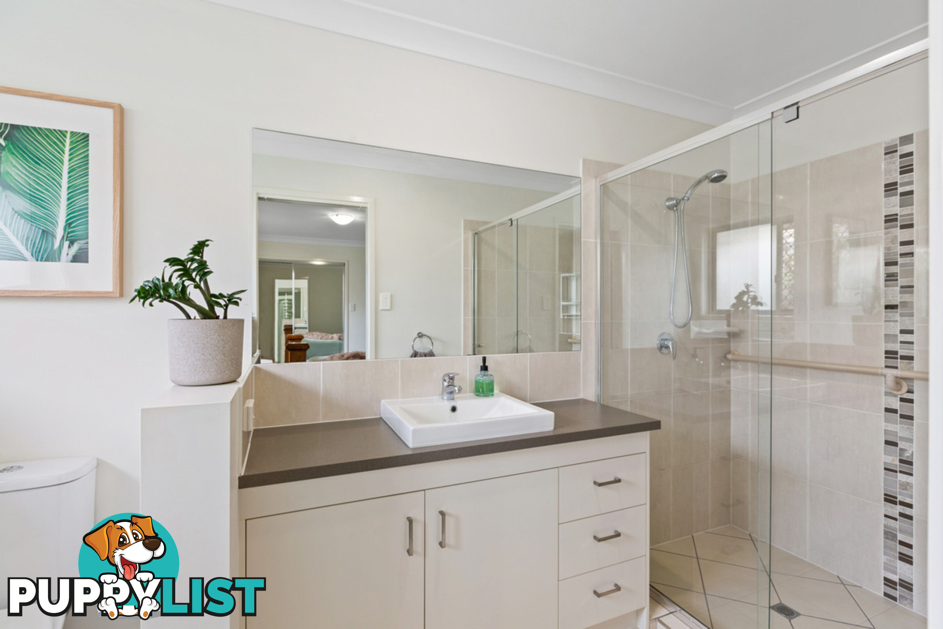 8 Willis Close REDLAND BAY QLD 4165