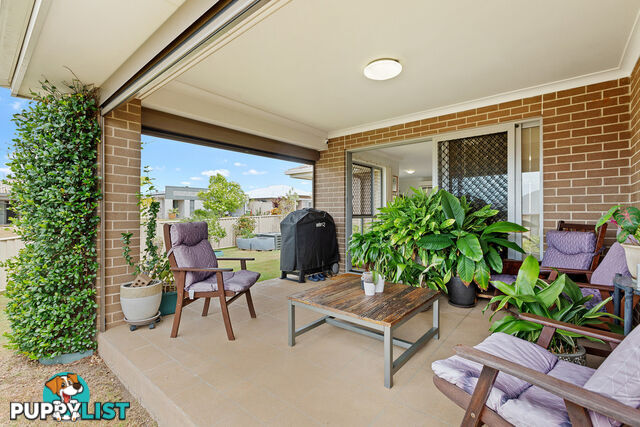 8 Willis Close REDLAND BAY QLD 4165