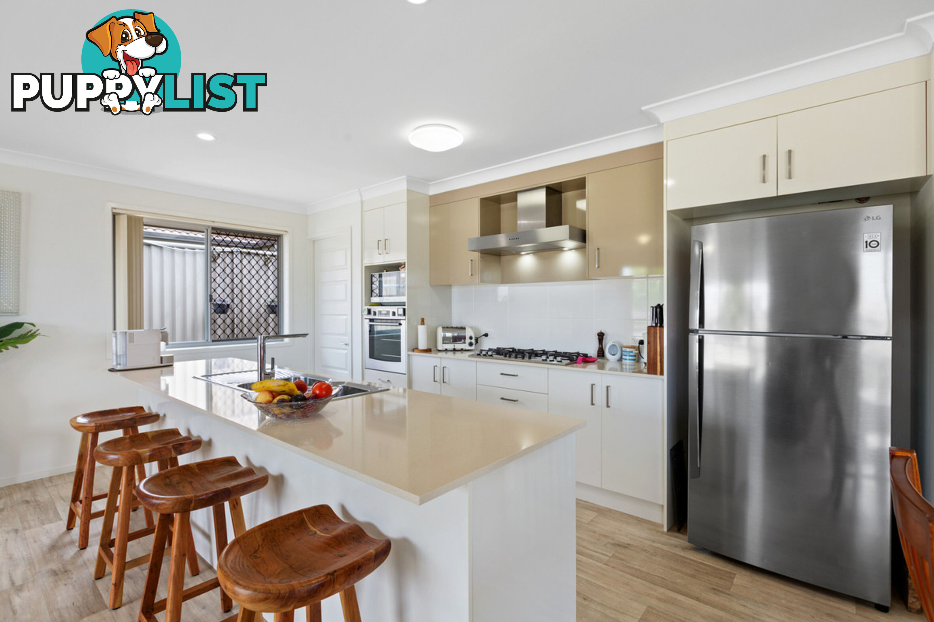 8 Willis Close REDLAND BAY QLD 4165