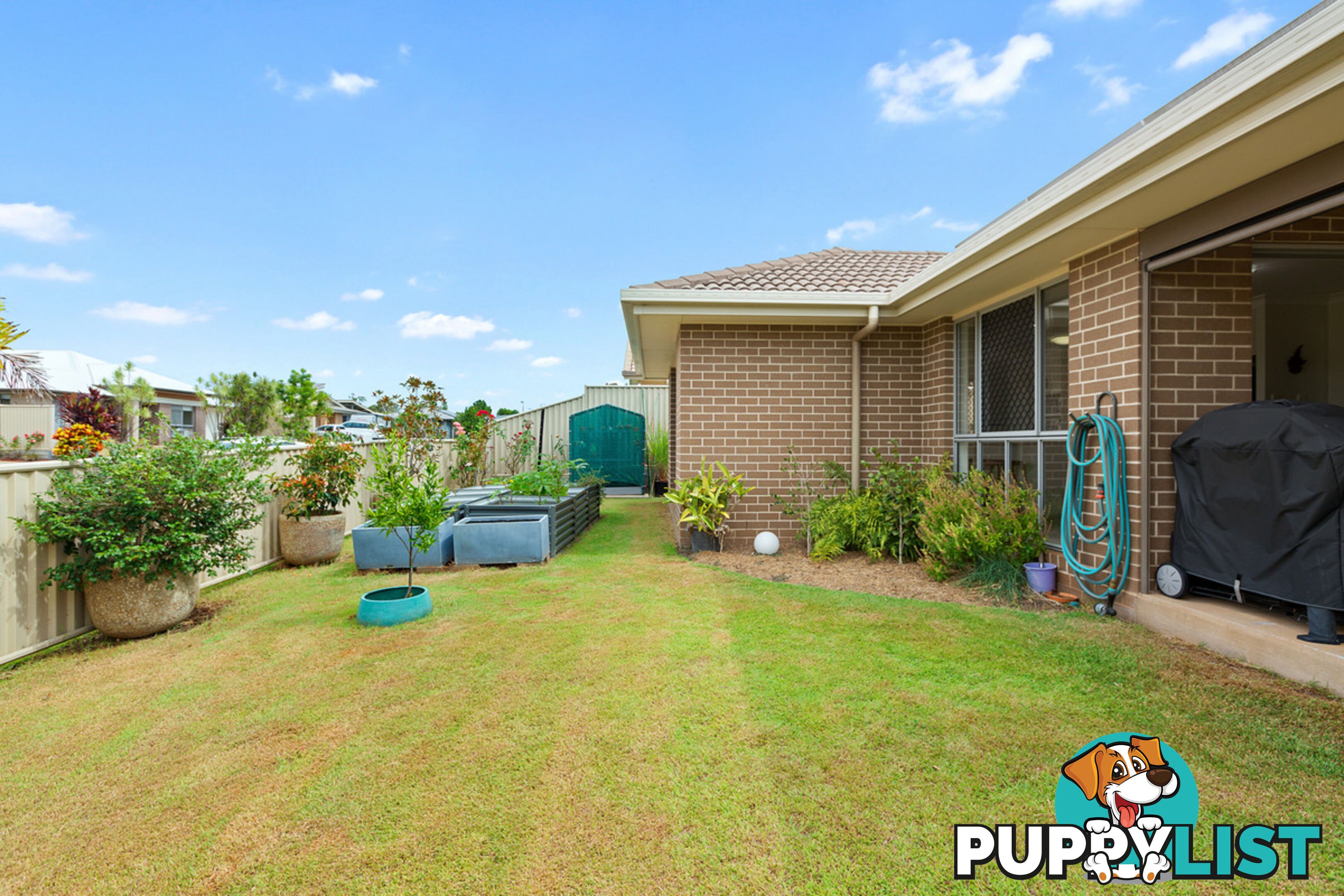 8 Willis Close REDLAND BAY QLD 4165