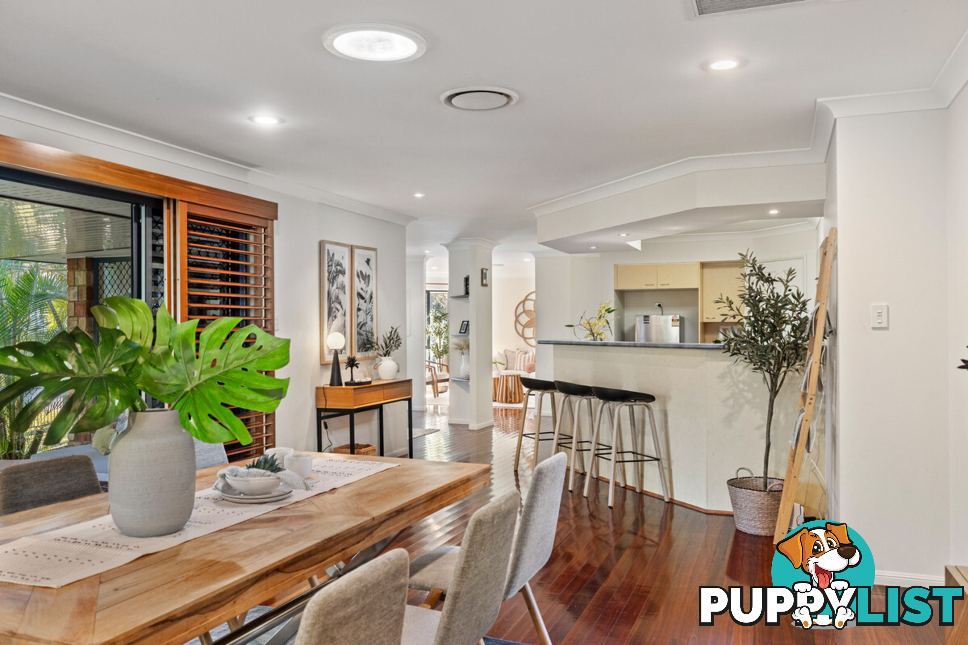 1 Wagan Place WELLINGTON POINT QLD 4160