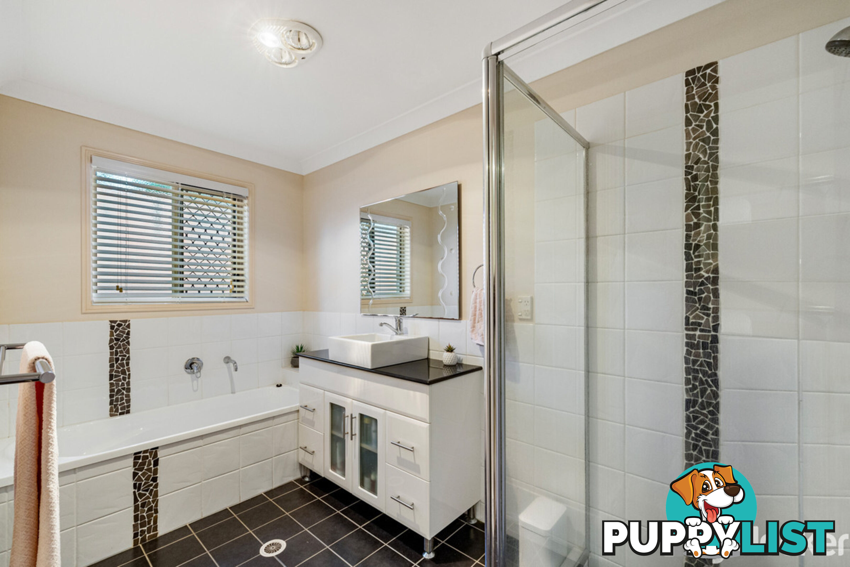 2 Wamsley Close REDLAND BAY QLD 4165