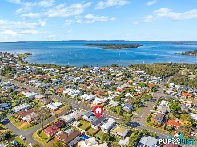 104A Point O'Halloran Road VICTORIA POINT QLD 4165