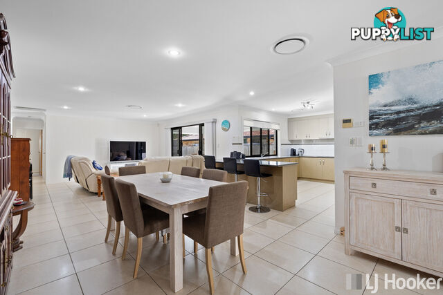 9 River Gum Close THORNLANDS QLD 4164
