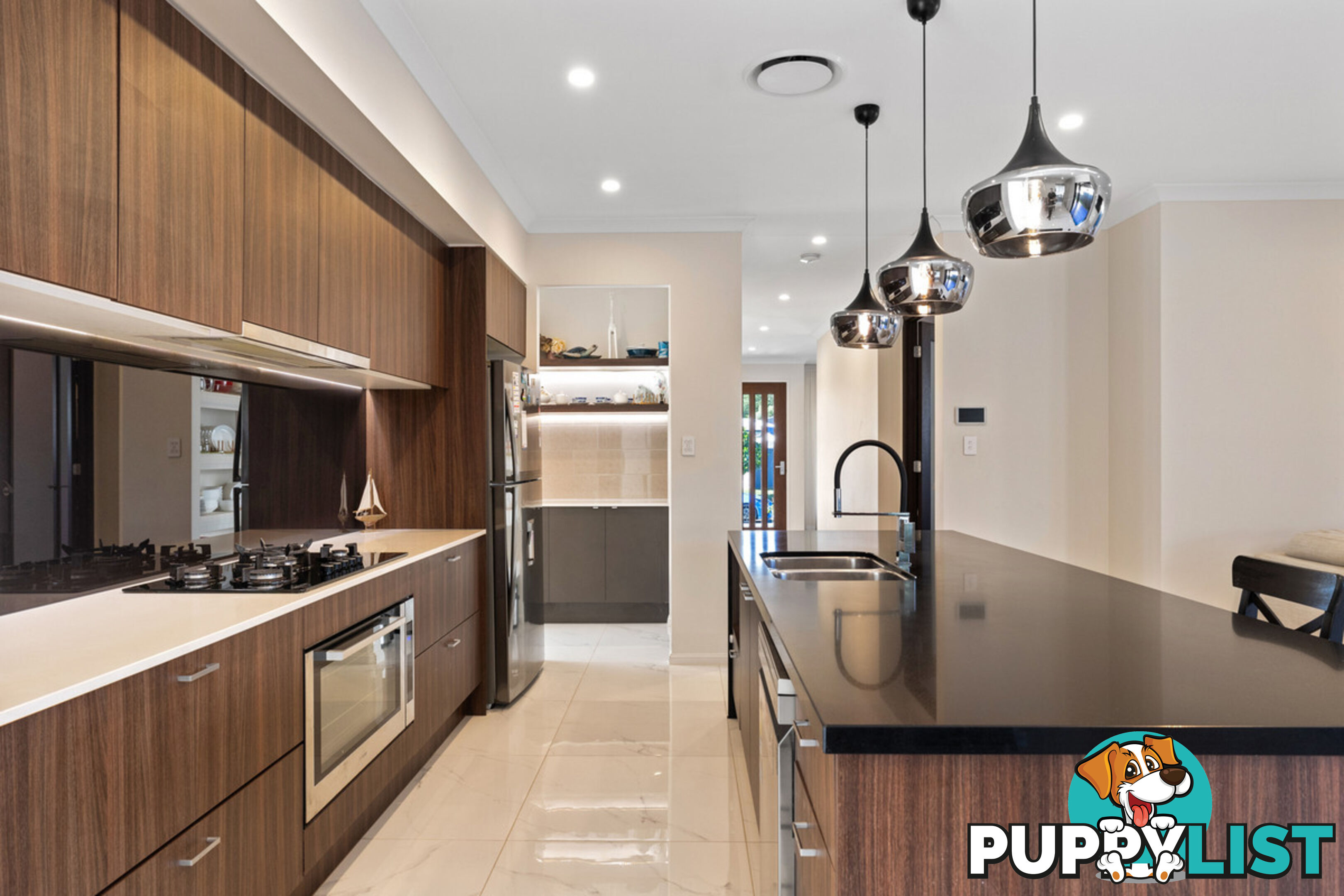 70 Bayswood Circuit REDLAND BAY QLD 4165