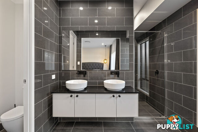70 Bayswood Circuit REDLAND BAY QLD 4165
