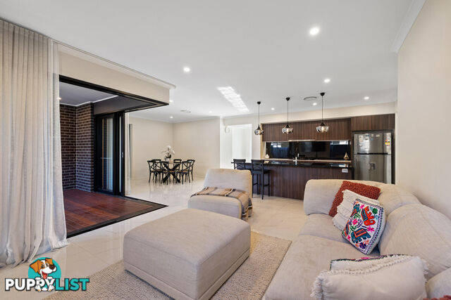 70 Bayswood Circuit REDLAND BAY QLD 4165