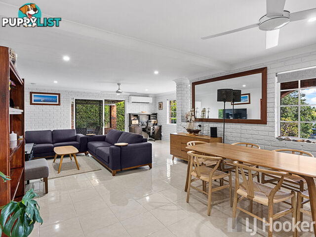 1 Lake View Drive THORNLANDS QLD 4164