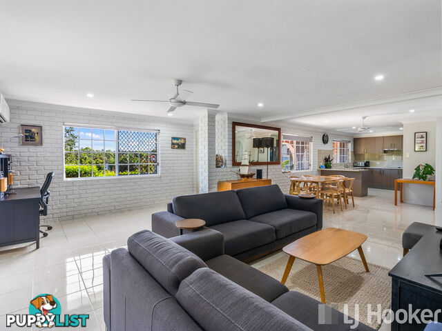 1 Lake View Drive THORNLANDS QLD 4164