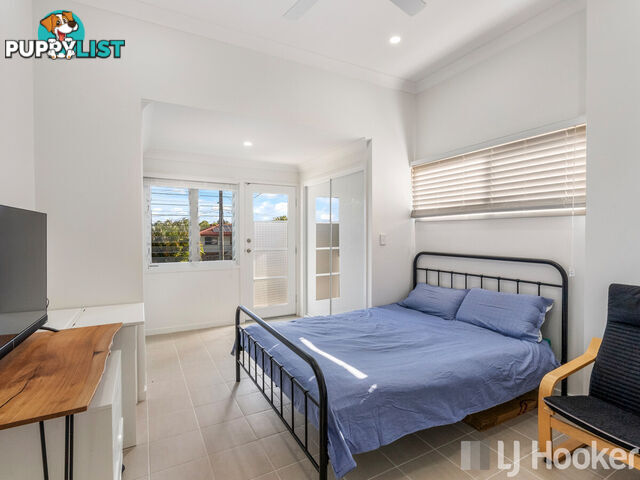 1 Lake View Drive THORNLANDS QLD 4164