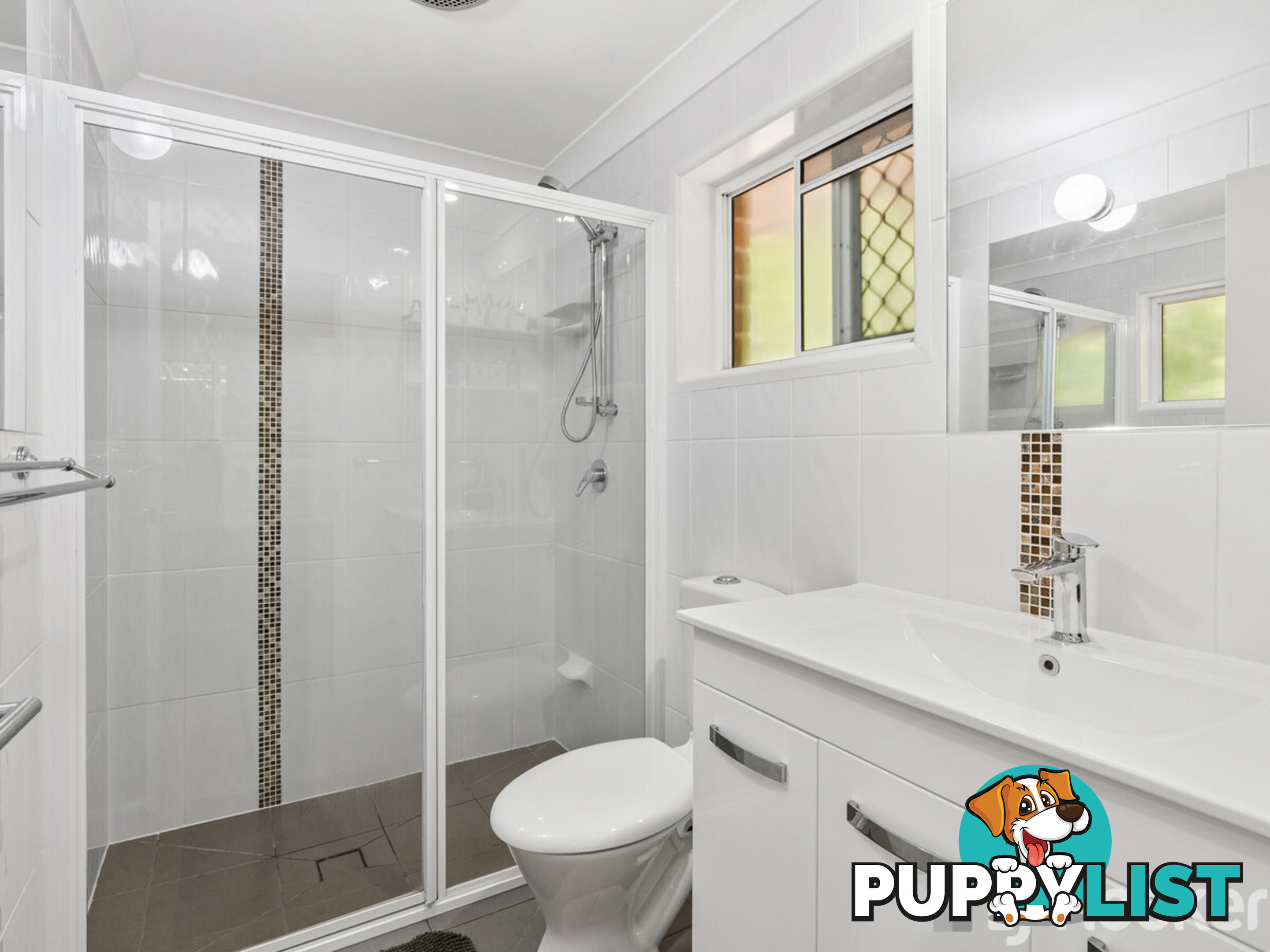 1 Lake View Drive THORNLANDS QLD 4164