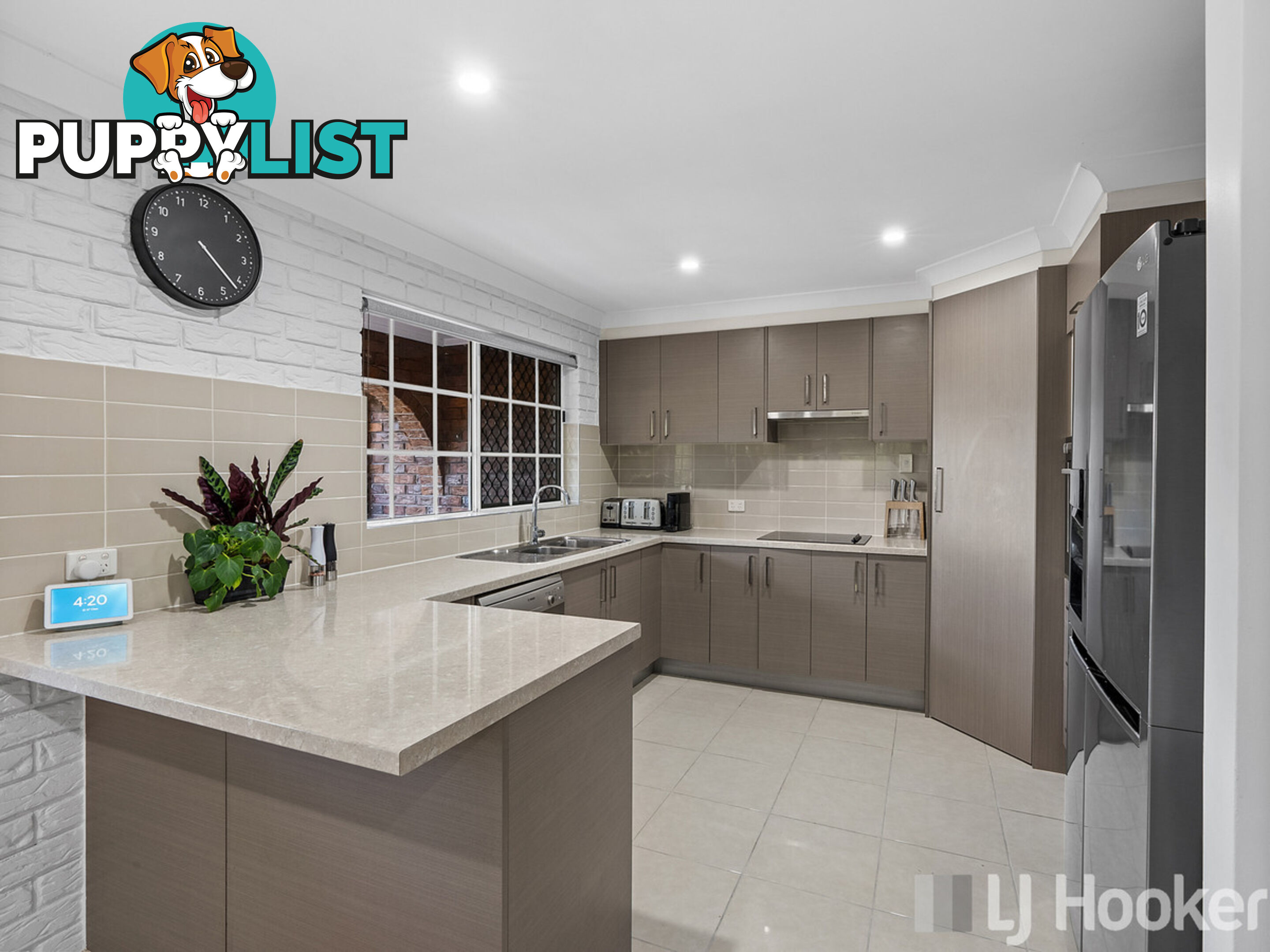 1 Lake View Drive THORNLANDS QLD 4164