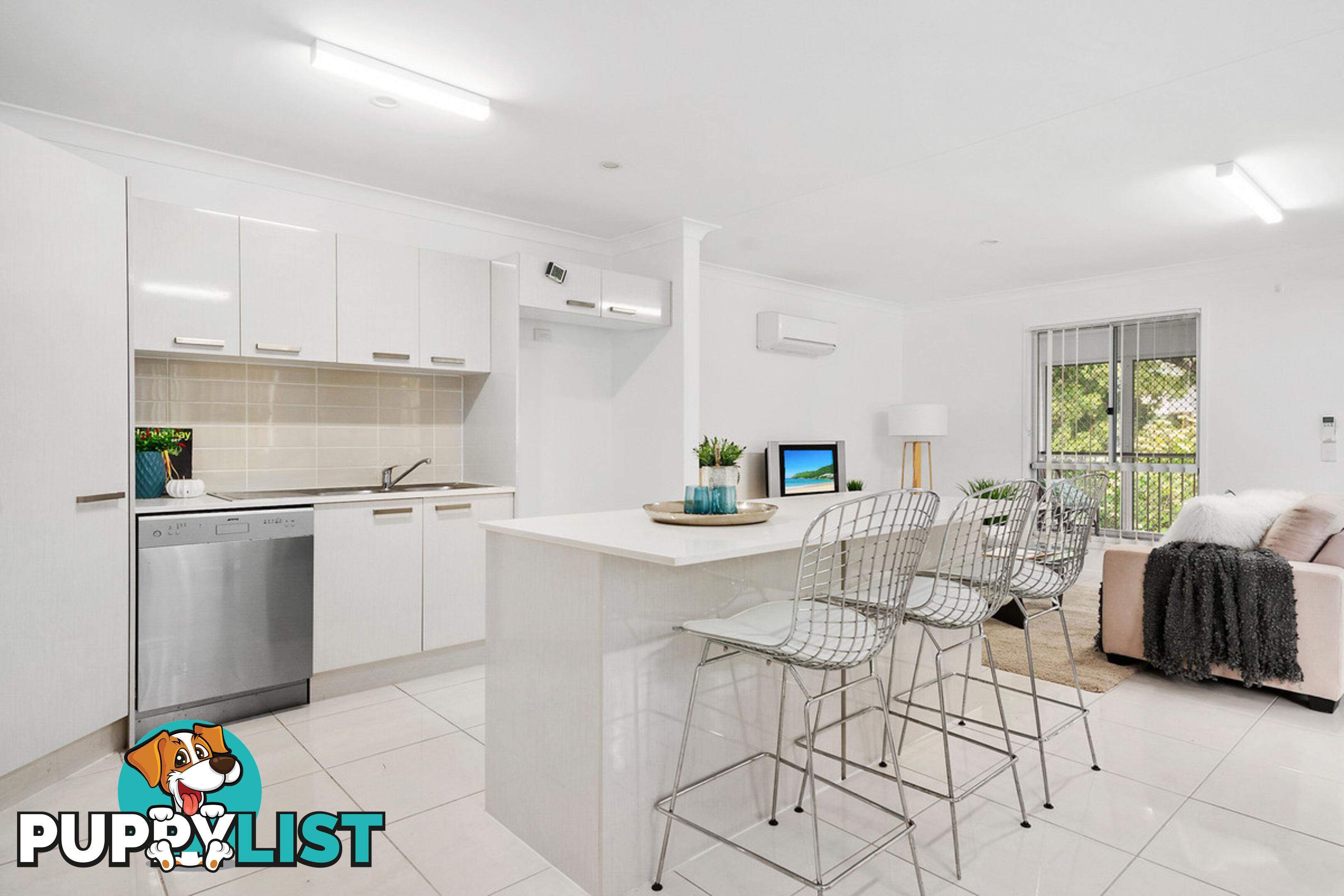 19 Plimsoll Street GREENSLOPES QLD 4120