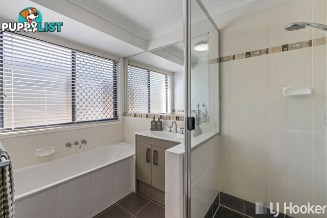 15 Sam Place THORNLANDS QLD 4164