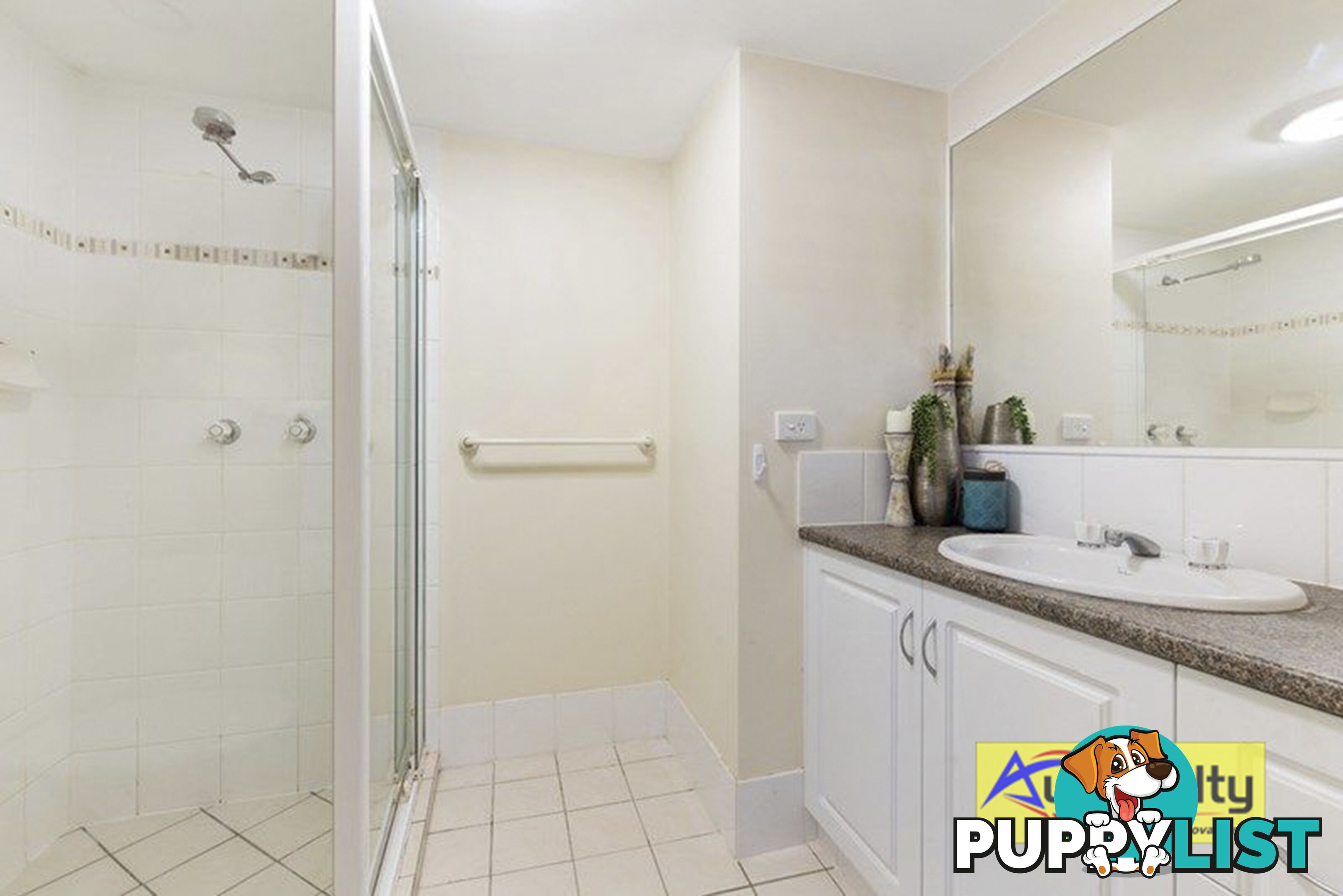 6 12 Bradford Street LABRADOR QLD 4215