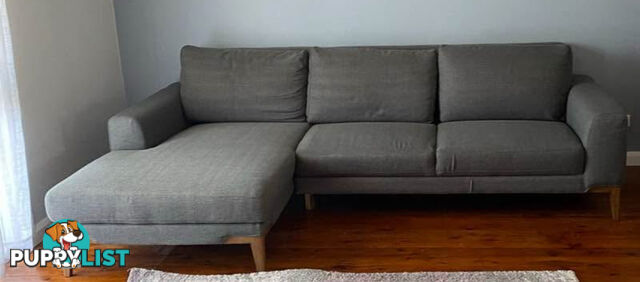 Couch with chaise